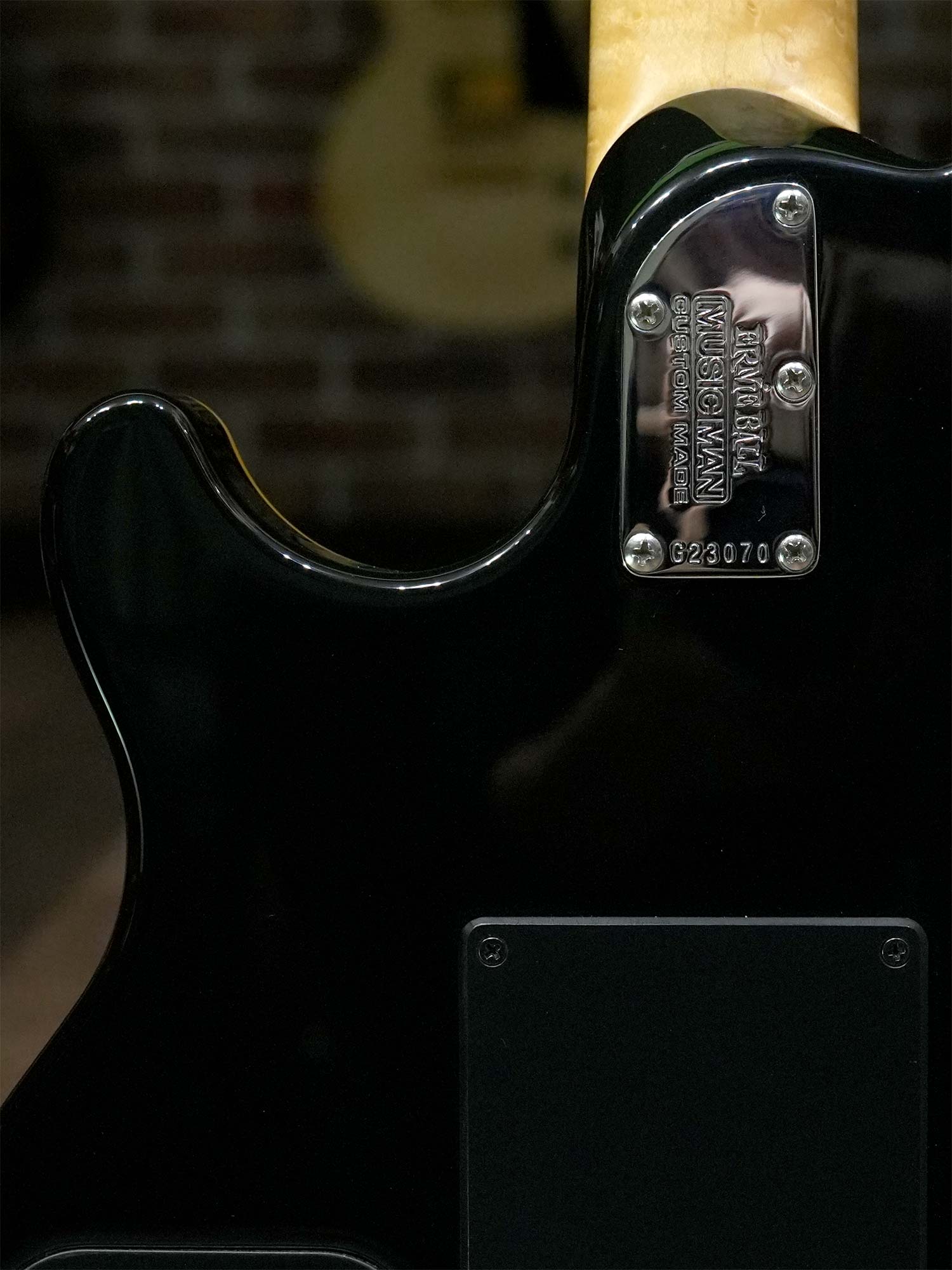 Music Man Axis ”Premium Top” Translucent Gold